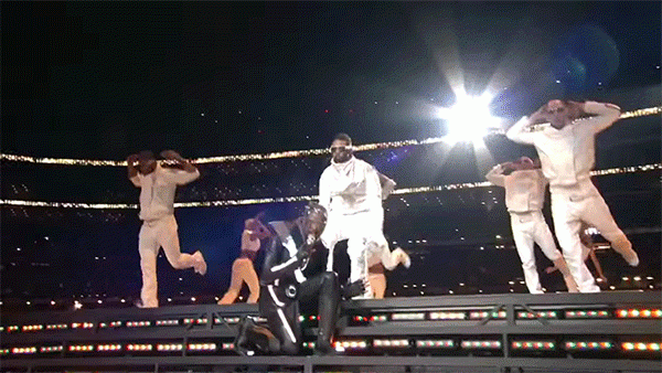 2011: The Black Eyed Peas ve Usher