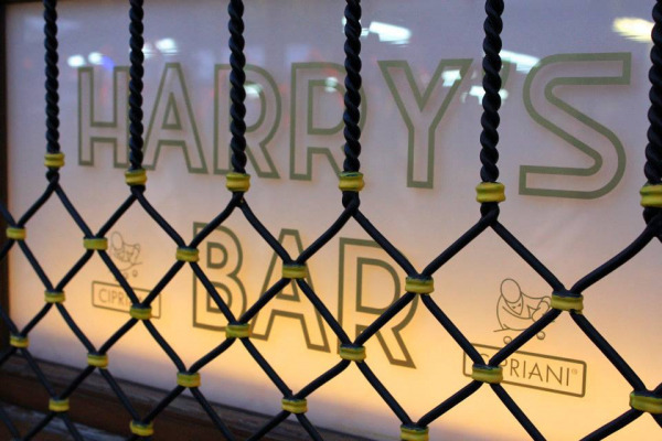 Harry’s Bar’da Bellini için, Cipriani Ürünlerini Satın Alın