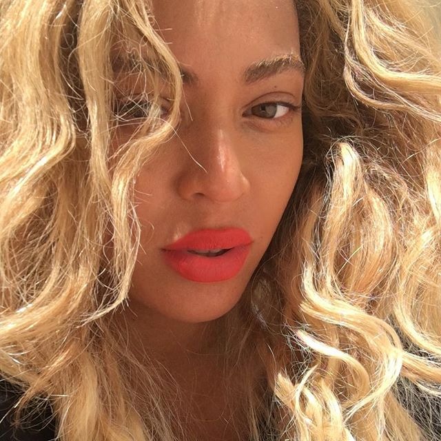Beyoncé, Doutzen ve Sara'dan #bighairdontcare Selfiesi