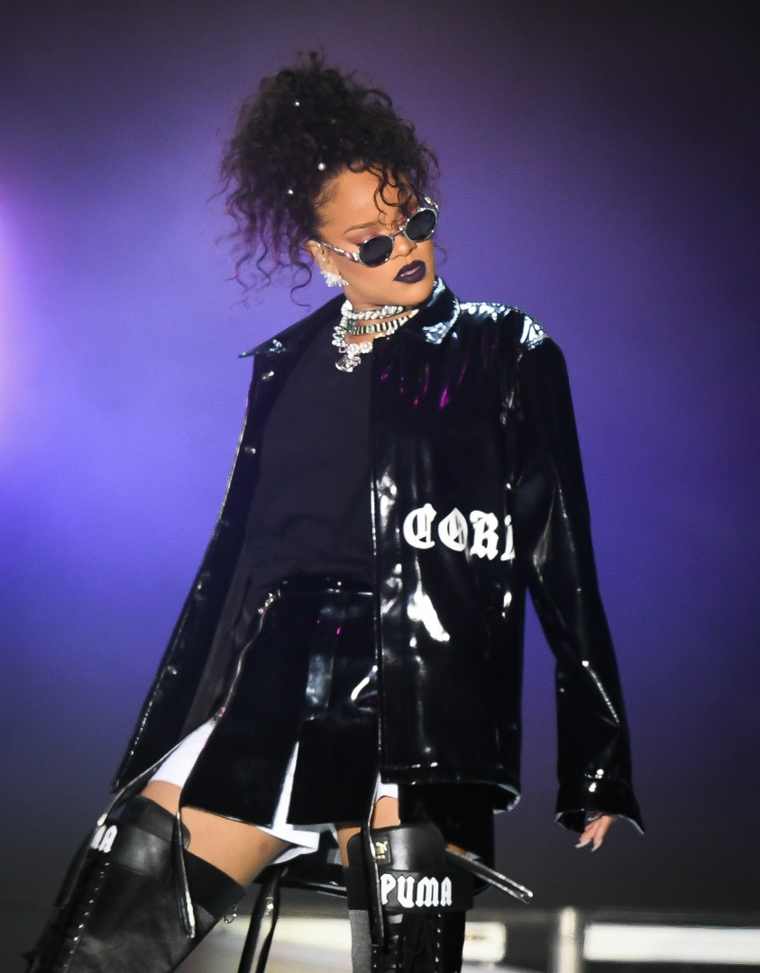 Rihanna ve Kim Kardashiandan Korsenin 10 Yorumu