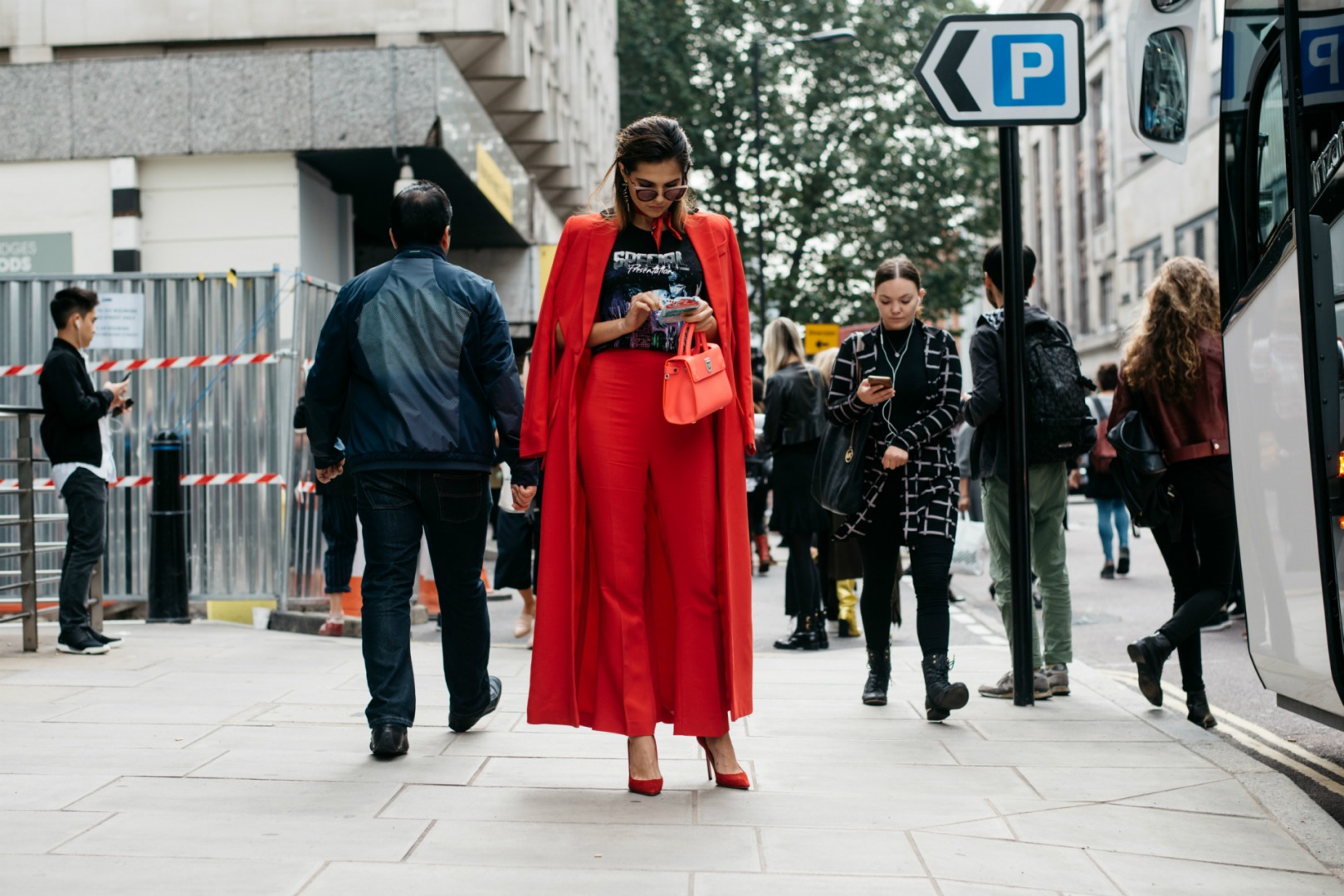 Sokak Stili: 2017 İlkbahar/Yaz Londra Moda Haftası 3. ve 4. Gün
