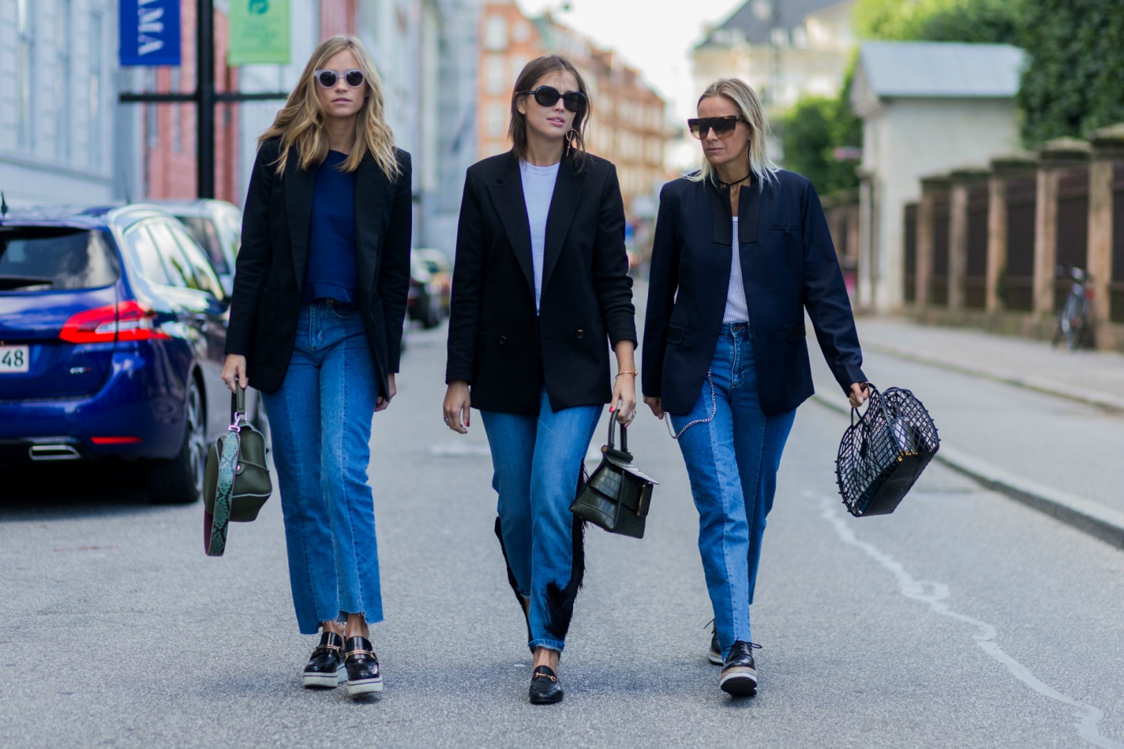 Denim Dünyasının Son Harikası: Çift Renkli Jeanler