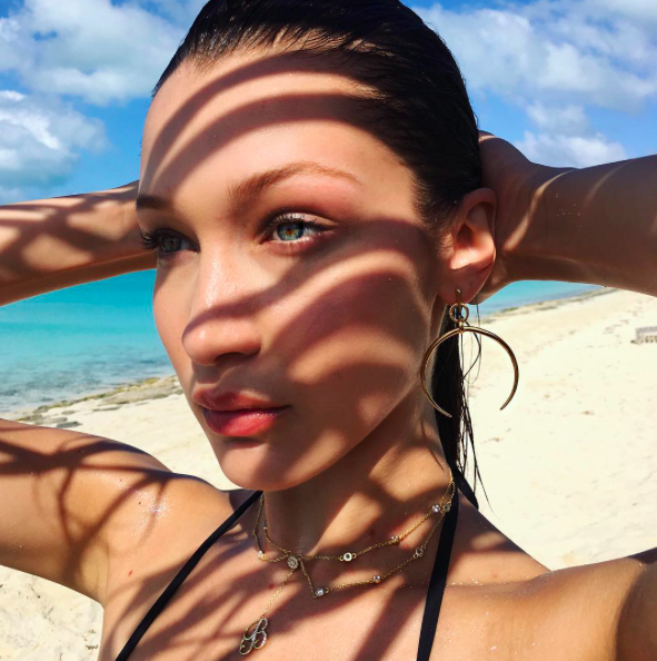 Bella Hadid ve Model Çetesinin Sıcak Bahamalar Kaçamağı