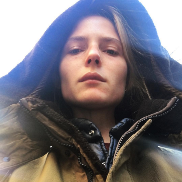 Stella Maxwell'den Emily Ratajkowski'ye Haftanın Güzellik Instagramları