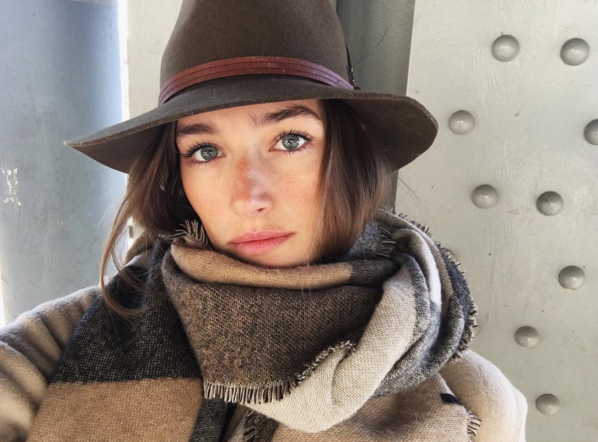 Emily Ratajkowski'den Estella Brons'a Haftanın Güzellik Instagramları