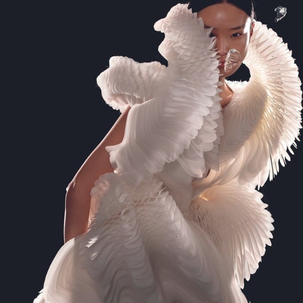 Iris van Herpen’ın ‘Sculpting The Senses’ Sergisine Dair