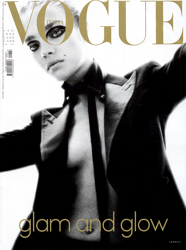 Vogue İtalya, Aralık 2002. Kapakta; Natalia Vodianova.