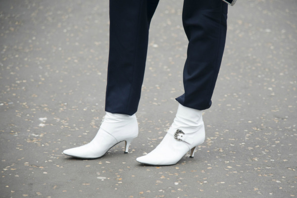 Beyaz Ayakkabılar