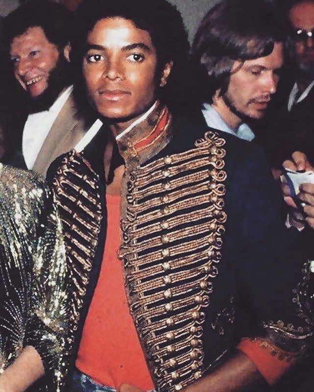 Michael Jackson Balmain’in İmza Ceketini Giydi