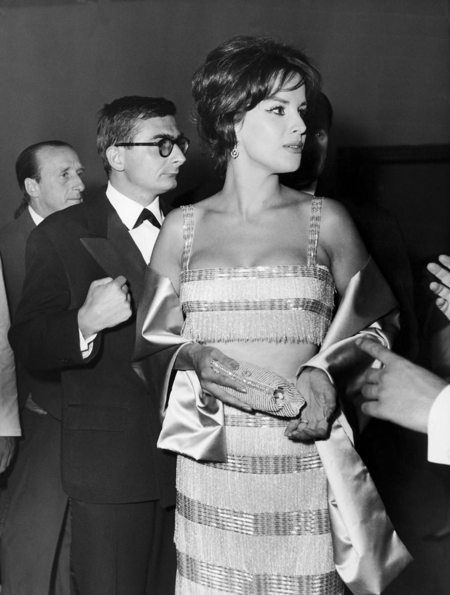 1959 - İtalyan oyuncu ve şarkıcı Antonella Lualdi, Golden Lion filminin tanıtmında