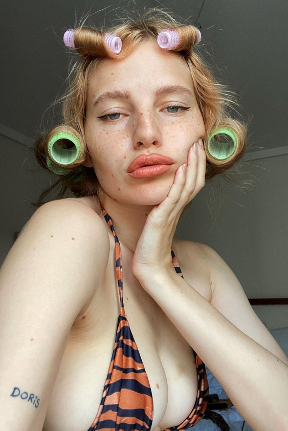 Stephanie Broek'ten Charlize Theron'a Haftanın Güzellik Instagramları