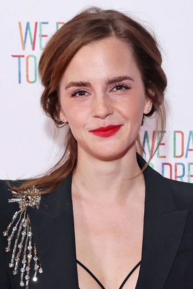 Emma Watson ve Alışılmışın Dışındaki Kırmızı Halı Görünümü