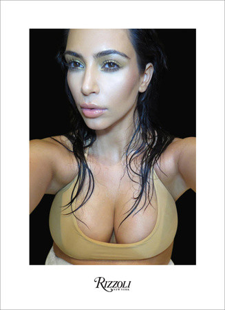 Kim Kardashian'dan Selfie Kitabı: Selfish