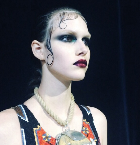 Givenchy'den Renkli Bir Korku Şovu
