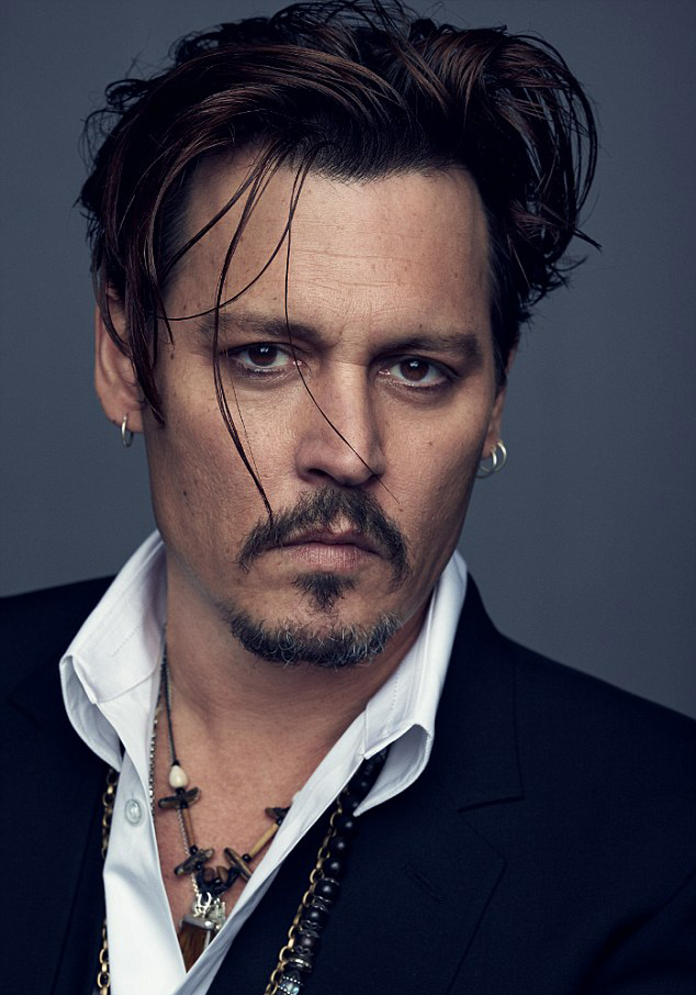 Johnny Depp’ten Bir İlk