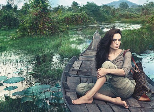 Angelina bir kez daha Kamboçya'da