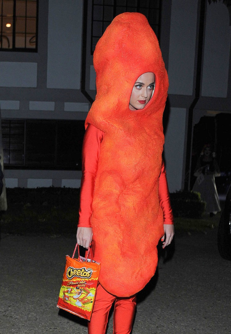 Kim Kardashian'dan Emily Ratajkowski'ye Ünlülerin En Yaratıcı Halloween Kostümleri