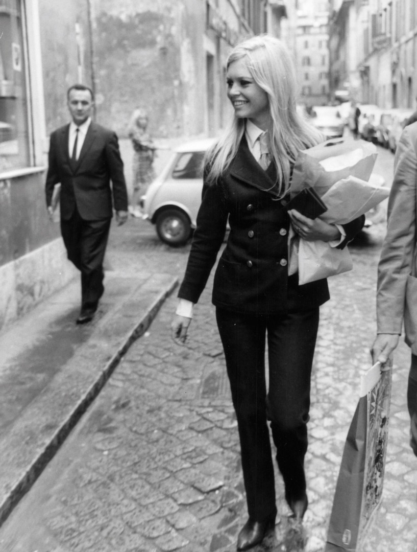 Brigitte Bardot, takım elbise
