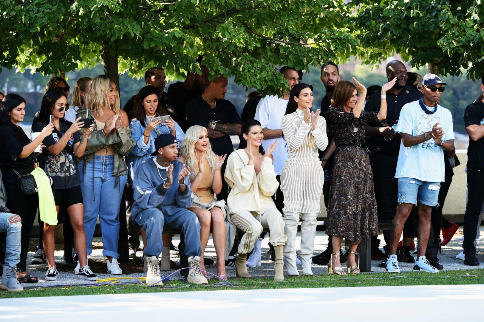 Yeezy Season 4: Kardashian ve Jenner'ların NYFW Buluşması