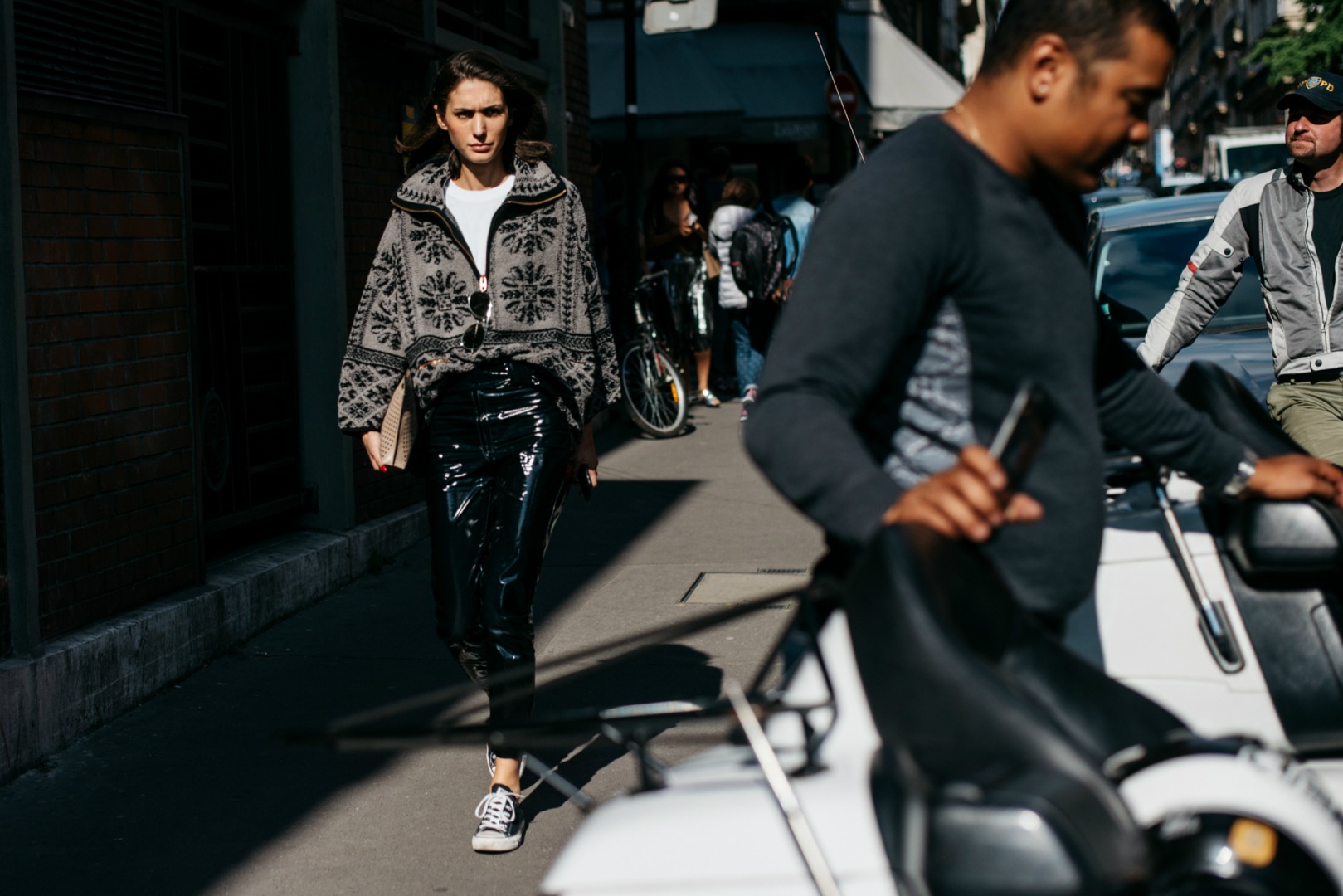 Sokak Stili: 2017 İlkbahar/Yaz Paris Moda Haftası 1. ve 2. Gün