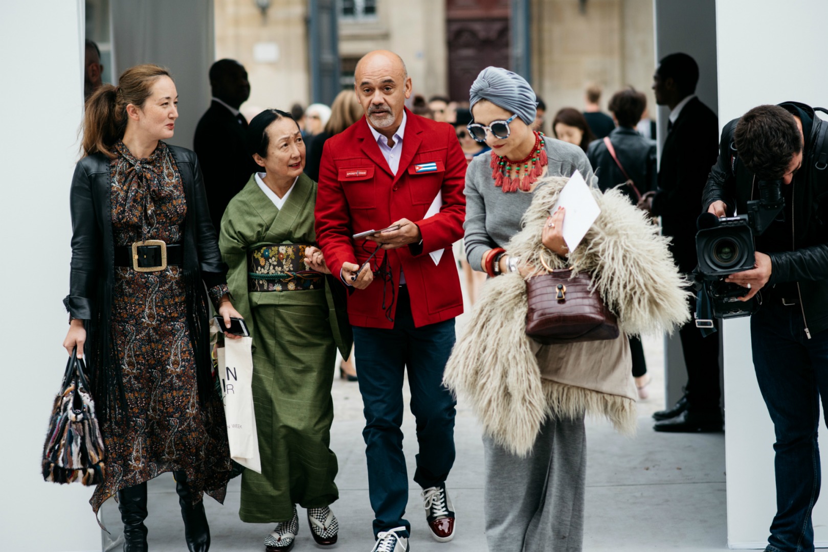 Sokak Stili: 2017 İlkbahar/Yaz Paris Moda Haftası 3. ve 4. Gün