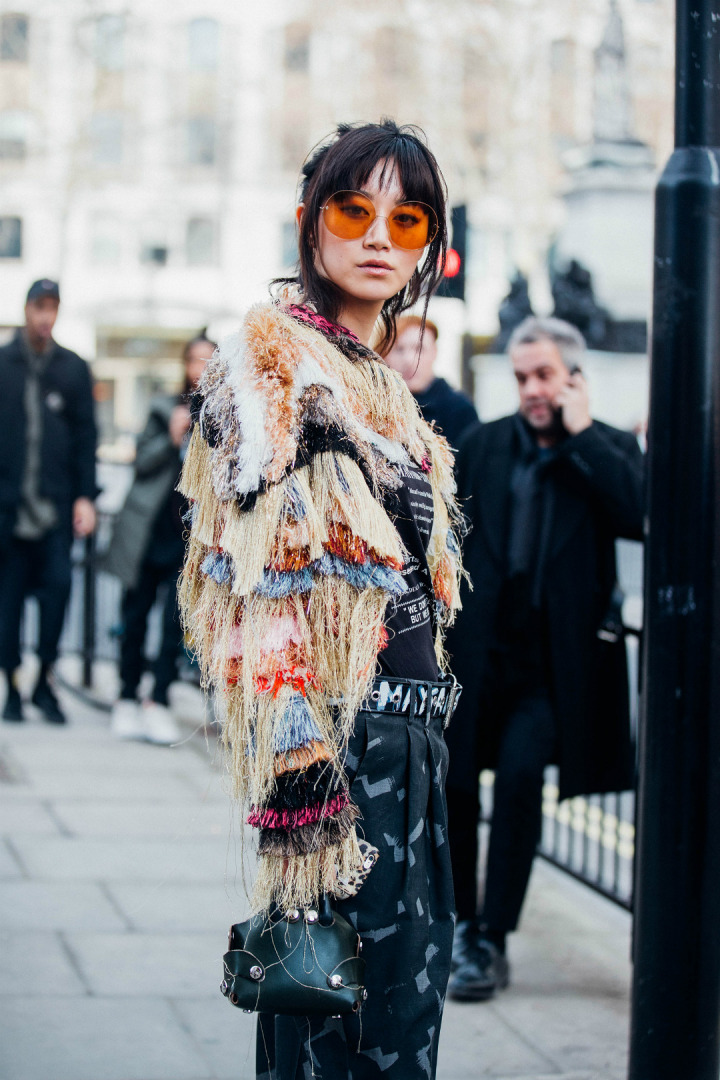 Sokak Stili: 2017 Sonbahar/Kış Londra Moda Haftası 1. Gün