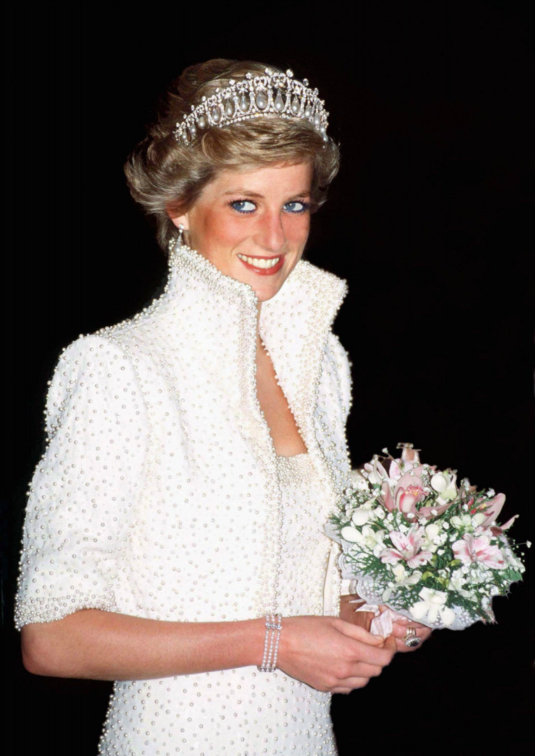 Sembolik Giysileriyle Prenses Diana