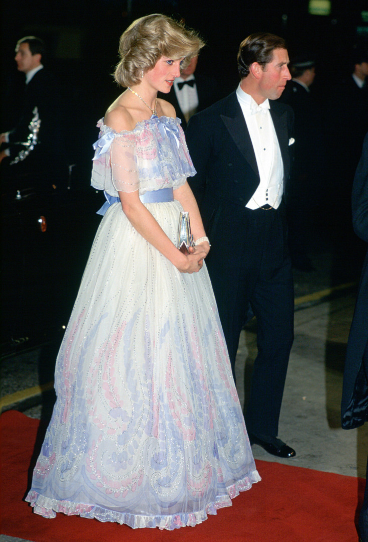 Sembolik Giysileriyle Prenses Diana
