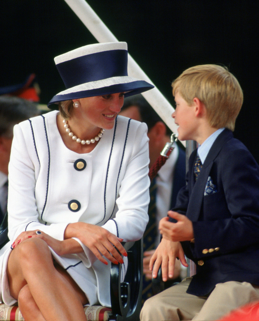 Lady Diana'nın İkonik Stilinden Neler Öğrendik?