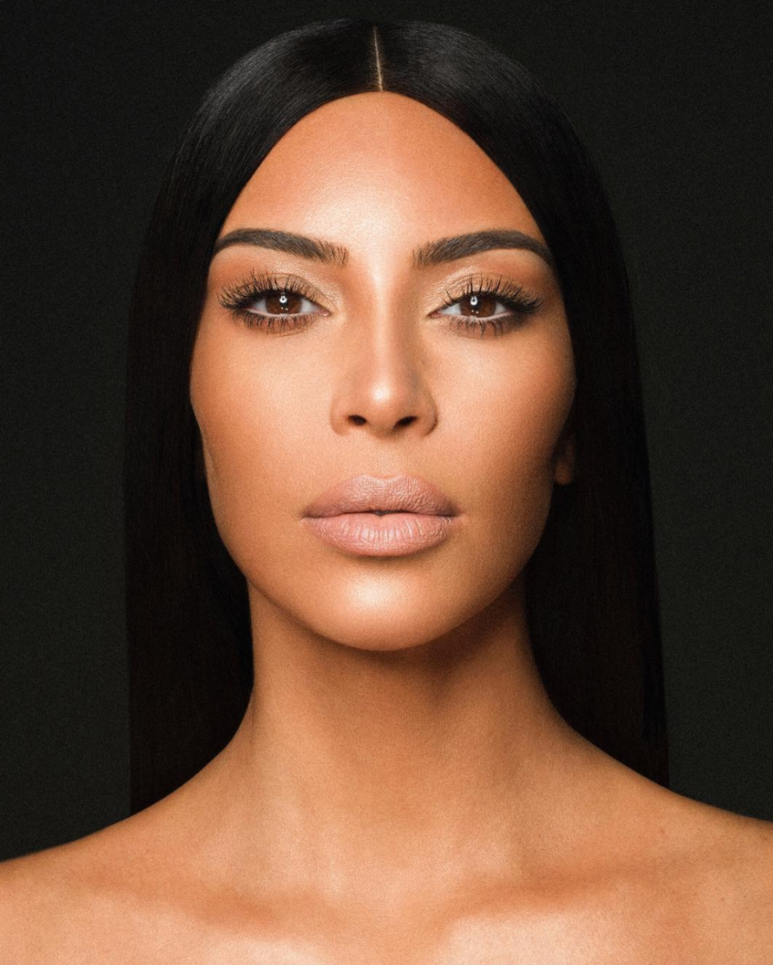 5 Adımda Kim Kardashian Seksapelini Yakalayın