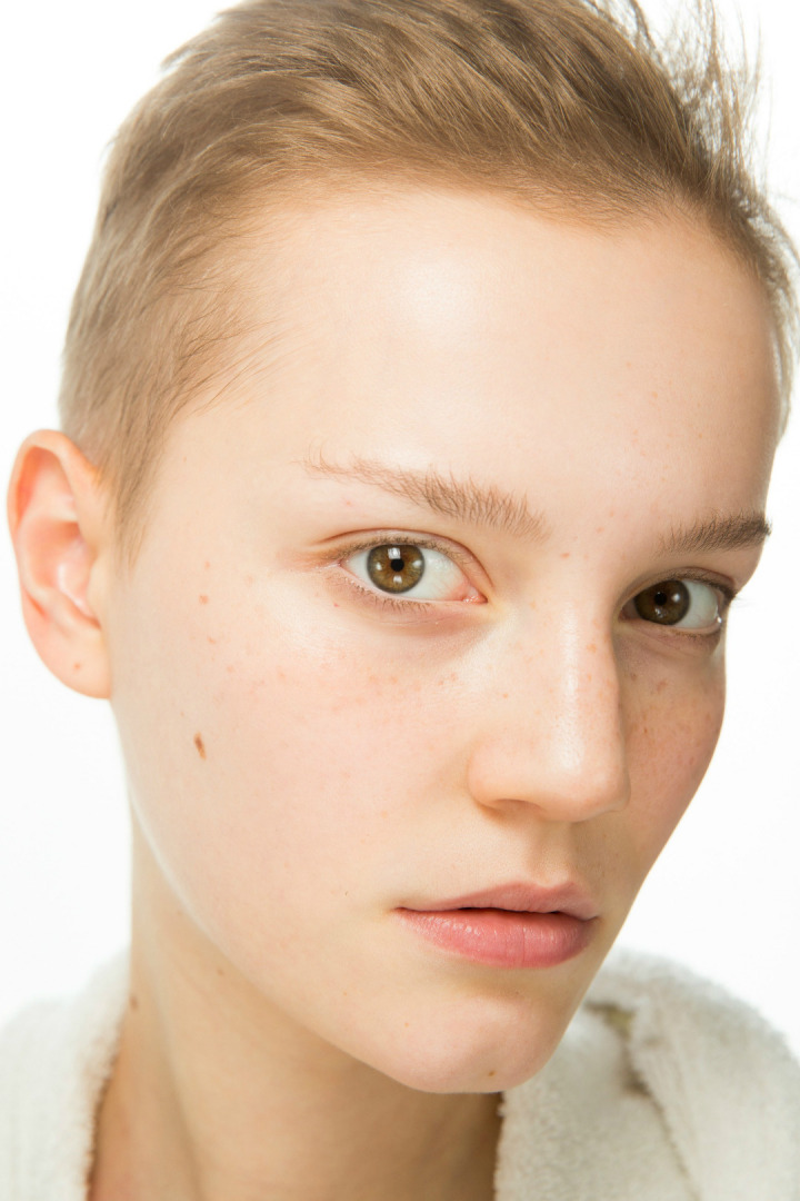 Pixie Saç Kesimleriyle Podyumun Alternatif 10 Yüzü