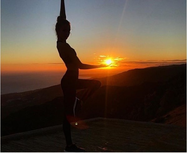 #FitnessFriday: Stella Maxwell'in İlham Veren Yoga Obsesyonu