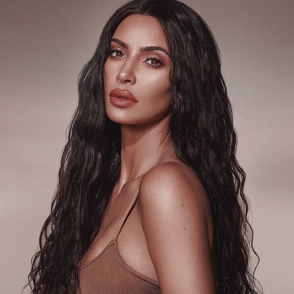 5 Adımda Kim Kardashian'ın Popülaritesi