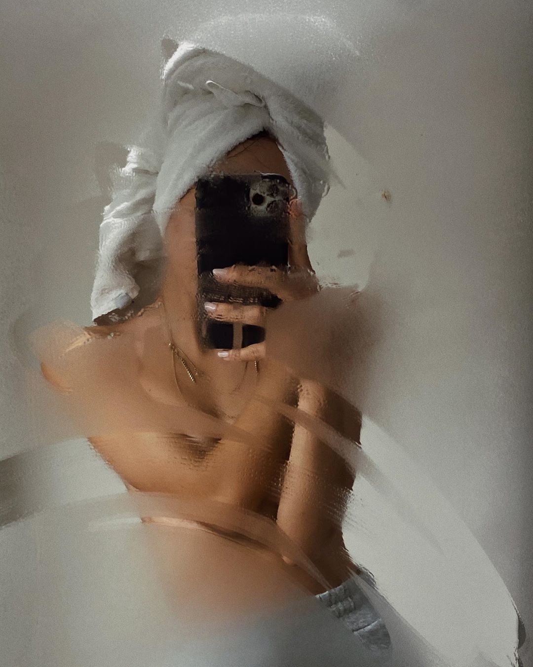 Hailey Baldwin'den Sama Khadra'ya Haftanın Güzellik Instagramları