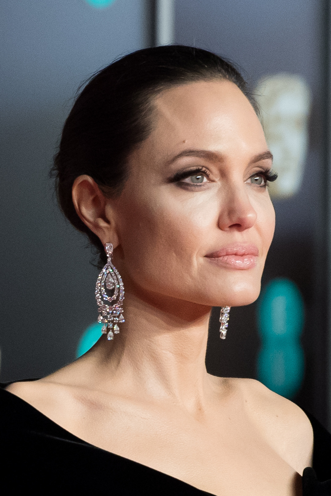 Angelina Jolie'nin 6 Güzellik İmzası