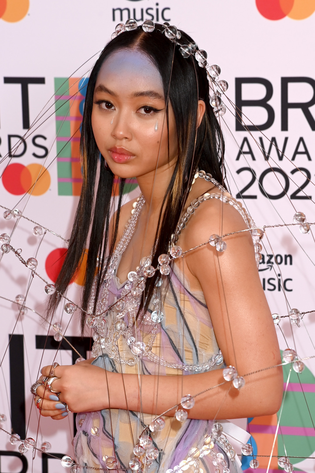 Brit Awards 2021: Gecenin Dikkat Çeken Saç ve Makyajları