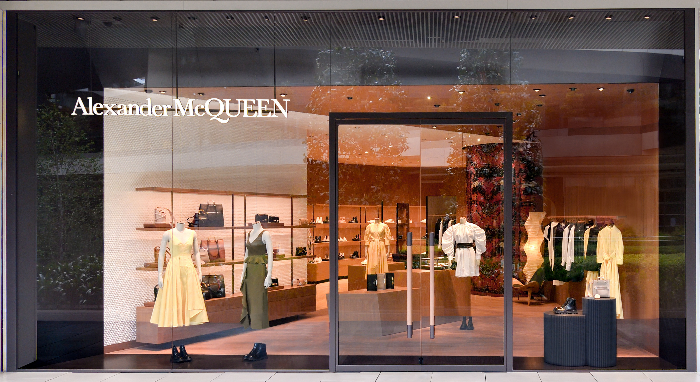 Alexander McQueen Butiği Zorlu Center'da Açıldı