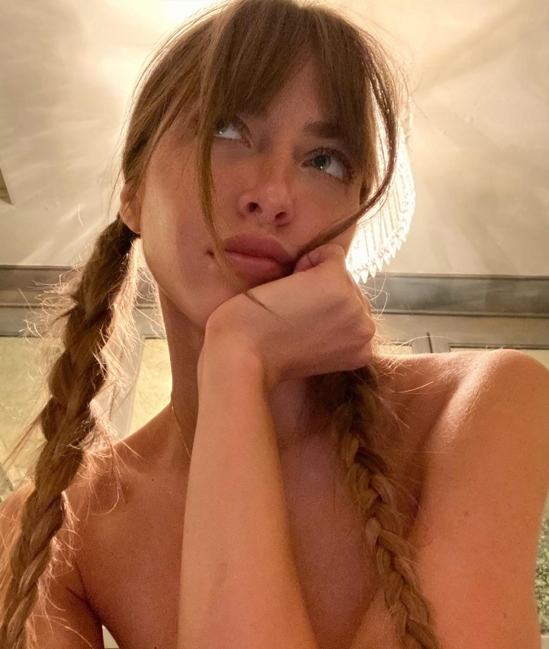 Emily Ratajkowski'den Bella Hadid'e Haftanın Güzellik Instagramları