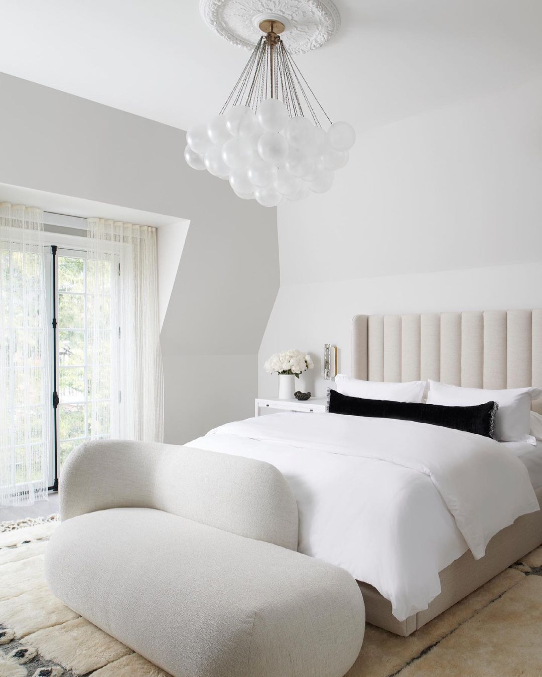 Modern ve Minimalist Bir Yatak Odası Tasarlamanın 5 Yolu