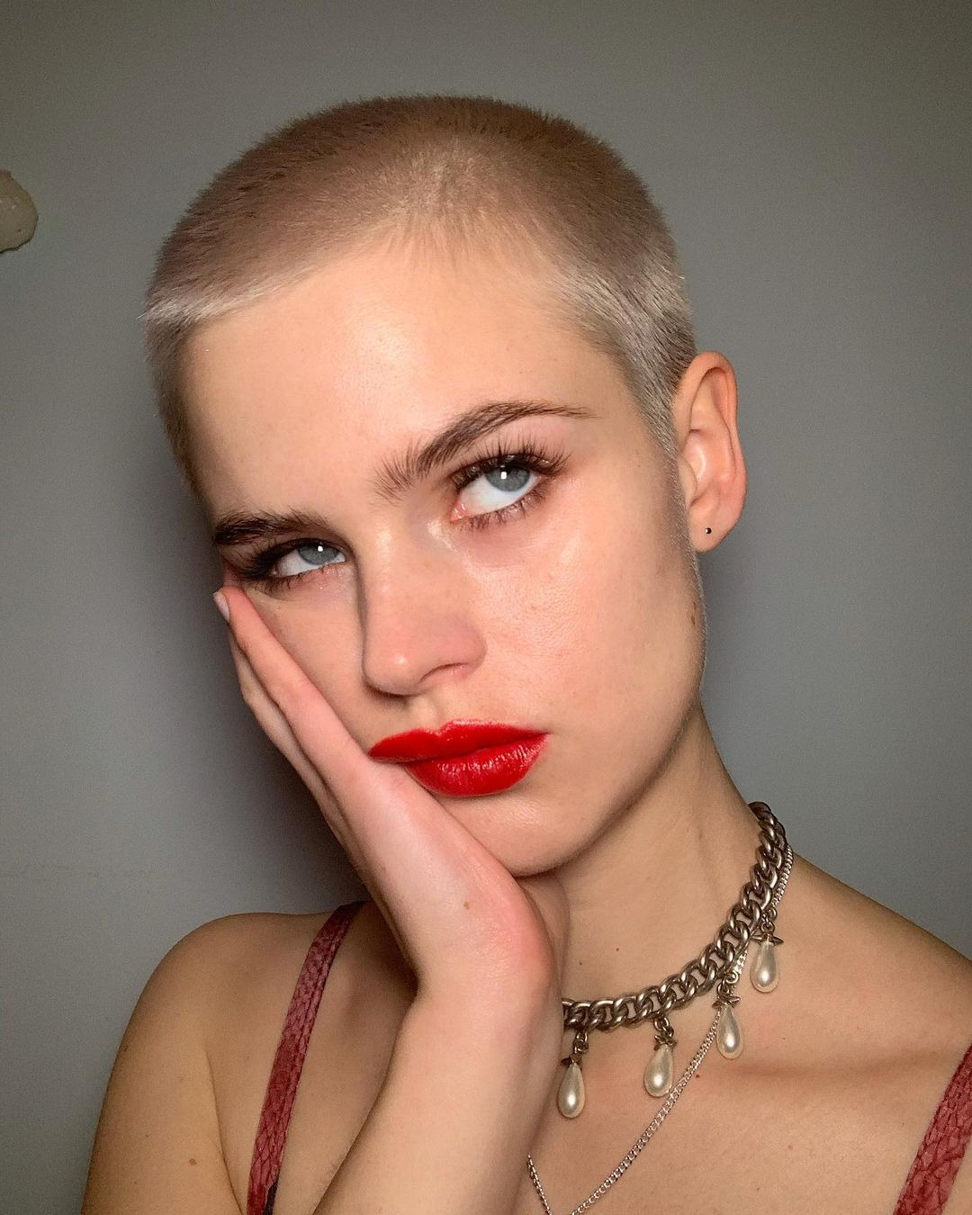 Nina Sandbech'ten Sara Sampaio'ya Haftanın Güzellik Instagramları