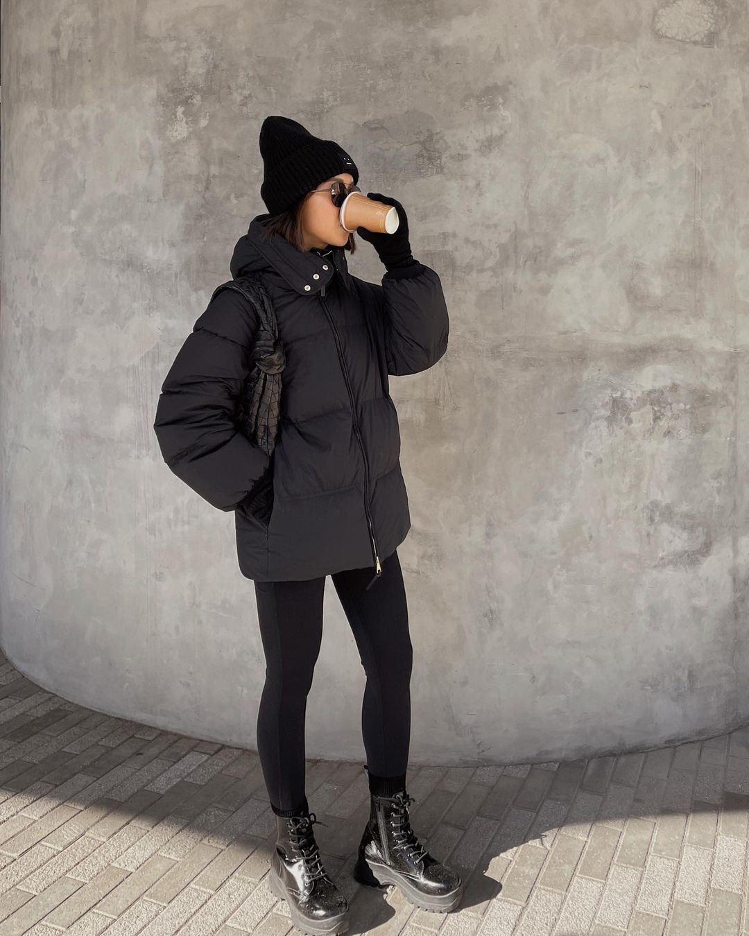 Haftanın Moda Instagramları: Baştan Aşağı Siyah
