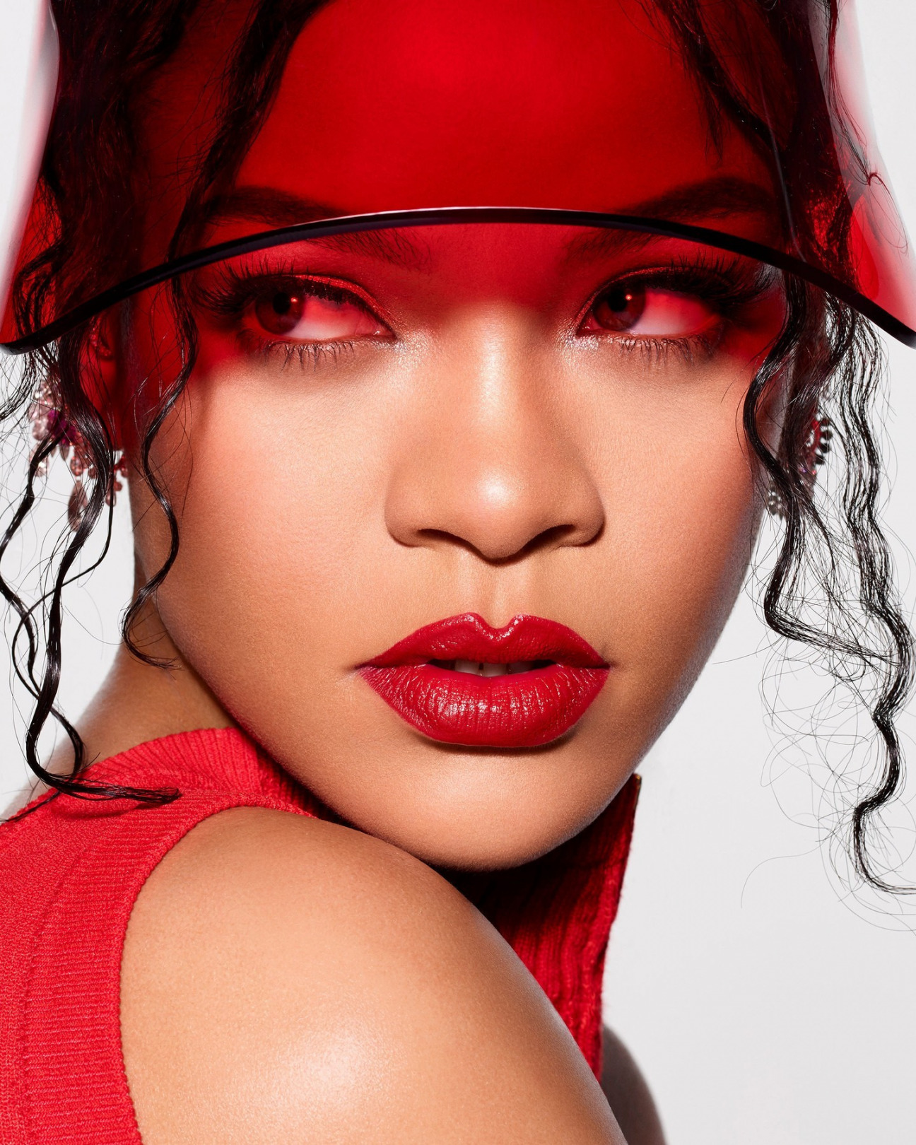 Rihanna'dan Bakımlı Dudakların Yeni Formülü