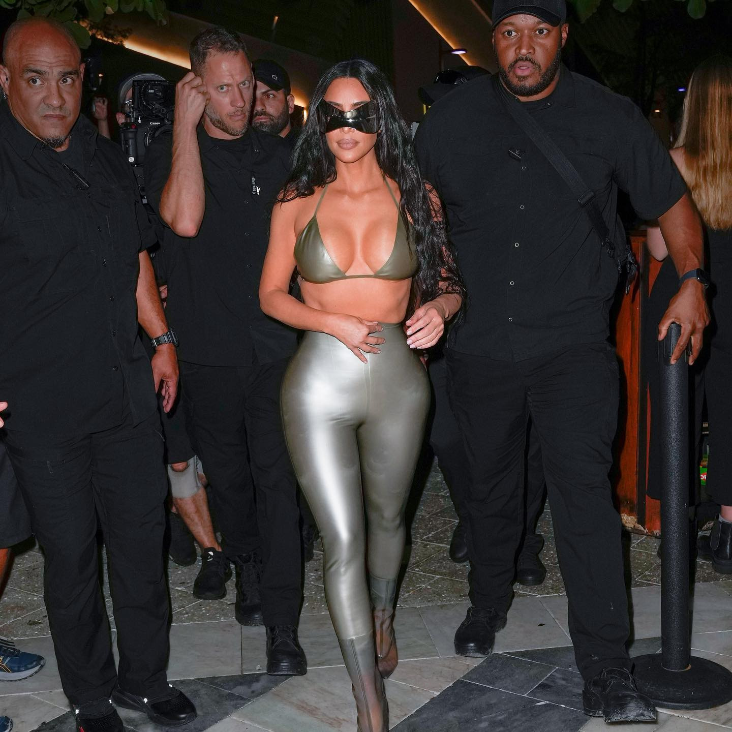 Kim Kardashian Eski Tarzına Dönüş Yapıyor