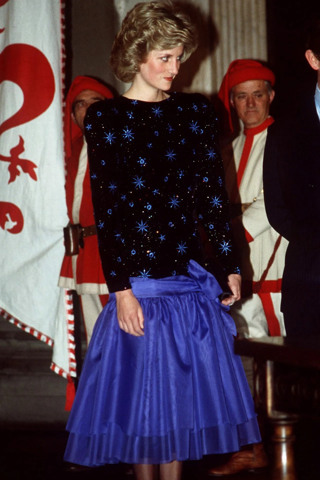 Prenses Diana’nın Elbisesi Açık Artırmada 1,1 Milyon Dolara Satıldı