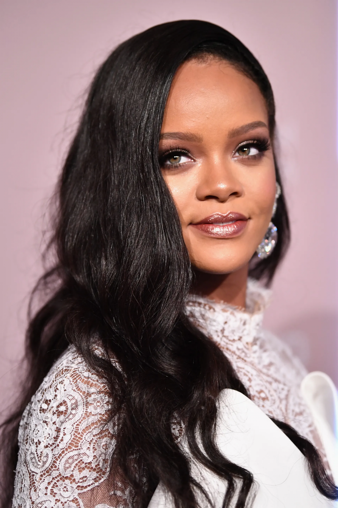 Burberry'nin Yeni Pop-Up Mağazasından Rihanna'nın Lip Balm'ına Haftanın Moda Haberleri