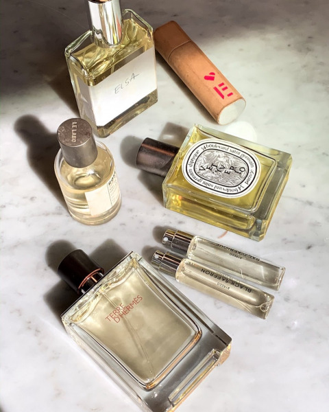 elsa-hosk-model-perfume