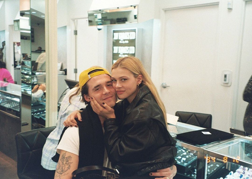 brooklyn-beckham-nicola-anne-peltz-victoria-beckham-engaged