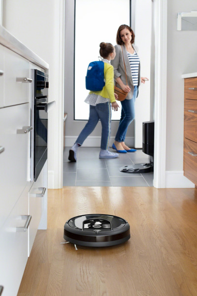 20-09/04/i7_i7-_charcoal_cleanbase_photo_lifestyle_mudroom.jpg