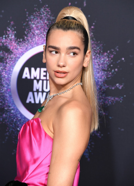 dua-lipa-hair-color-beauty