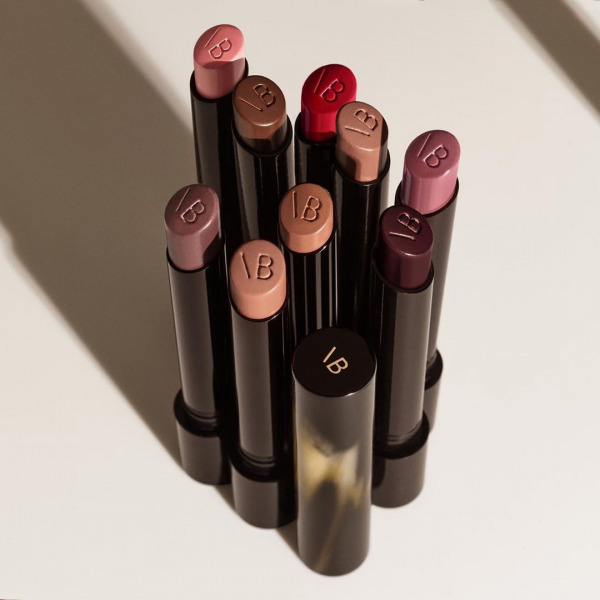 victoria-beckham-beauty-lips-nude-lipstick